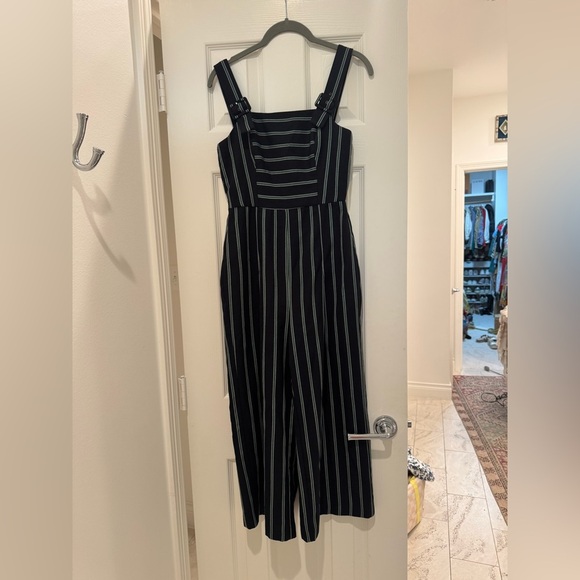 BCBG Jumpsuit PinStriped Navy Green Strap Cropped - Picture 2 of 8